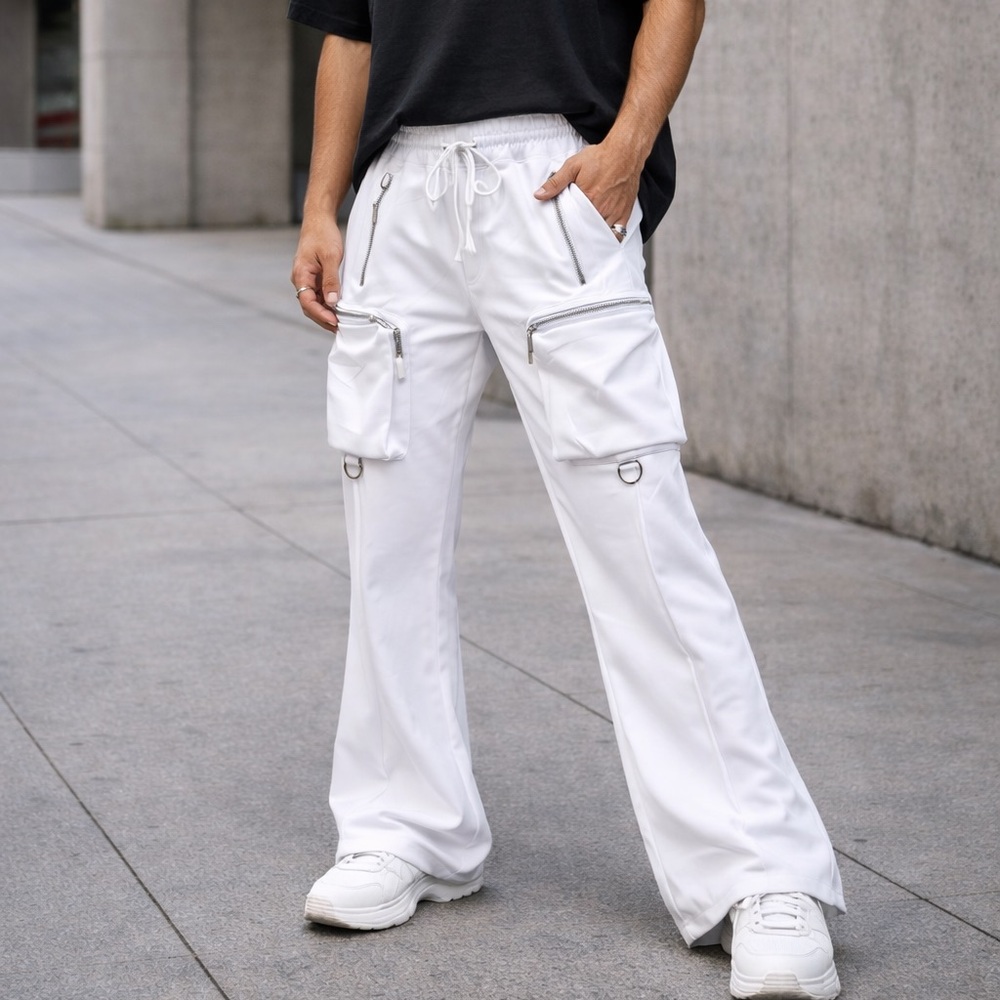 Motive Denim men’s‎ stacked White Cargo Flare Pants side leg pockets size small